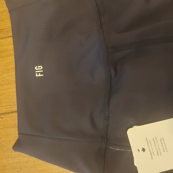 New yoga pants - Picture 4 of 7